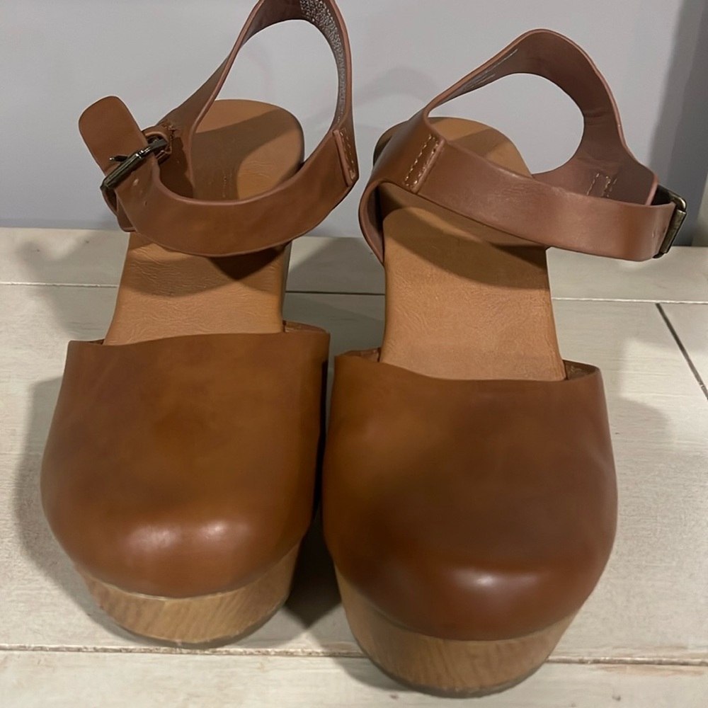 COPY - Cognac clogs
